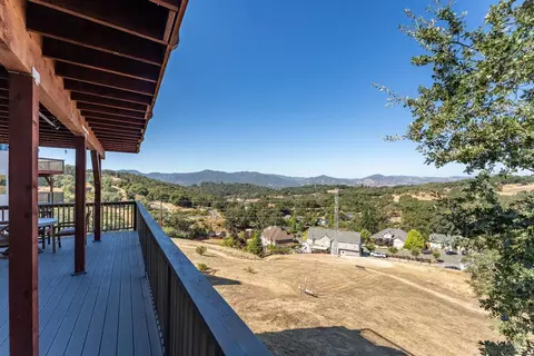 Exterior - 2412 Celestin Ct, Ukiah, CA 95482 photo 12 of 17