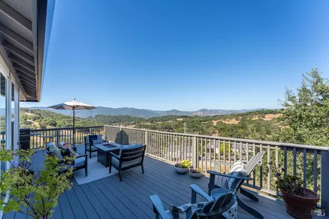 Exterior - 2412 Celestin Ct, Ukiah, CA 95482 photo 2 of 17
