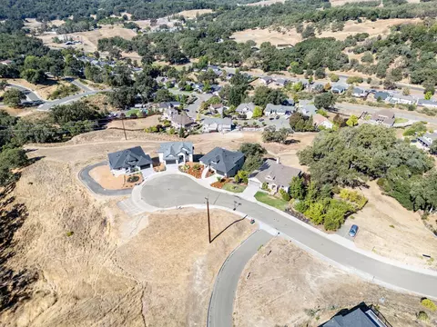 View/Area - 2412 Celestin Ct, Ukiah, CA 95482 photo 3 of 4