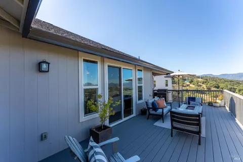Exterior - 2412 Celestin Ct, Ukiah, CA 95482 photo 6 of 17