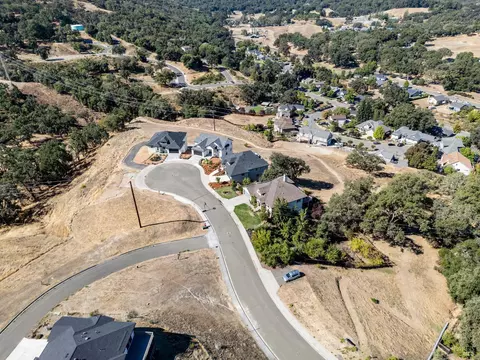 View/Area - 2412 Celestin Ct, Ukiah, CA 95482 photo 4 of 4