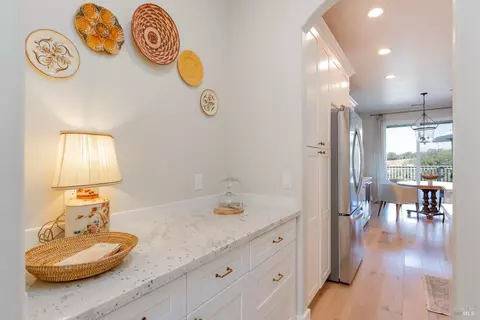 Entry Way - 2412 Celestin Ct, Ukiah, CA 95482 photo 3 of 7