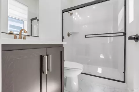 Bath - 8608 Rockaway Dr, Vallejo, CA 94591 photo 2 of 9