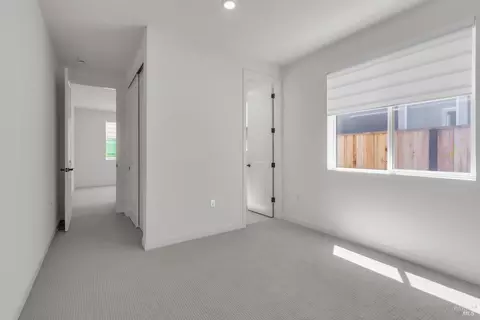 Bedroom - 8608 Rockaway Dr, Vallejo, CA 94591 photo 1 of 14