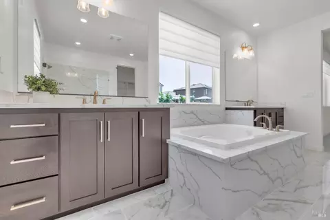 Bath - 8608 Rockaway Dr, Vallejo, CA 94591 photo 5 of 7