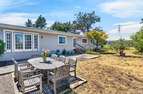 Exterior - 21880 Arnold Dr, Sonoma, CA 95476 photo 2 of 6