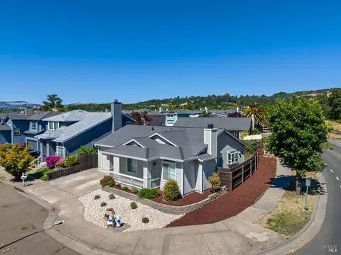 2424 Amethyst Way, Santa Rosa, CA 95404