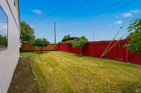 Exterior - 108 Lakewood Ave, Vallejo, CA 94591 photo 8 of 10