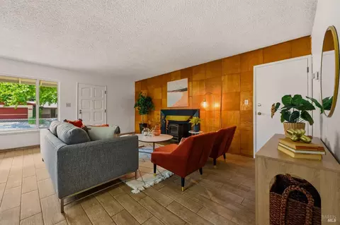 108 Lakewood Ave, Vallejo, CA 94591