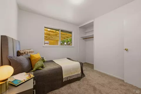 Bedroom - 108 Lakewood Ave, Vallejo, CA 94591 photo 7 of 8