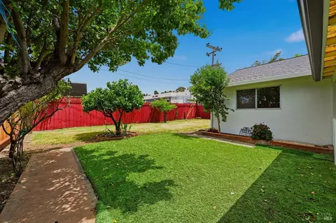 Exterior - 108 Lakewood Ave, Vallejo, CA 94591 photo 6 of 10