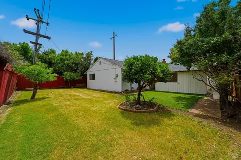 Exterior - 108 Lakewood Ave, Vallejo, CA 94591 photo 7 of 10