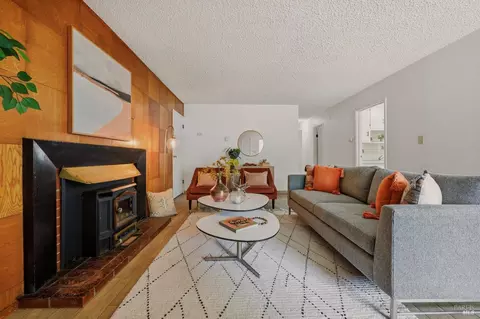 Living - 108 Lakewood Ave, Vallejo, CA 94591 photo 2 of 2
