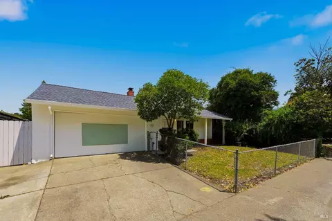 Exterior - 108 Lakewood Ave, Vallejo, CA 94591 photo 1 of 10