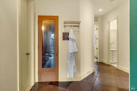 Entry Way - 15000 Middletown Park Dr, Redding, CA 96001 photo 3 of 5