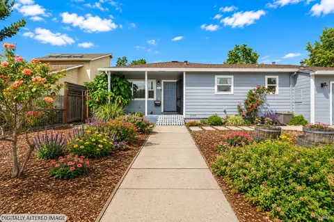 419 N Washington St, Cloverdale, CA 95425