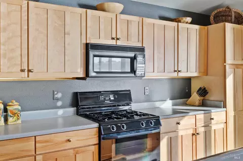 Kitchen - 2 Sandy Beach Rd, Vallejo, CA 94590 photo 3 of 6