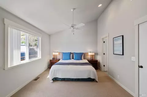 Bedroom - 2 Sandy Beach Rd, Vallejo, CA 94590 photo 1 of 3