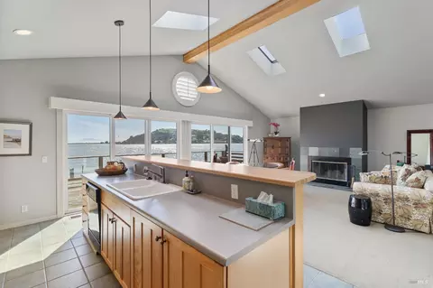 Kitchen - 2 Sandy Beach Rd, Vallejo, CA 94590 photo 4 of 6