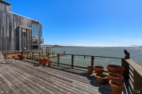 Exterior - 2 Sandy Beach Rd, Vallejo, CA 94590 photo 2 of 2