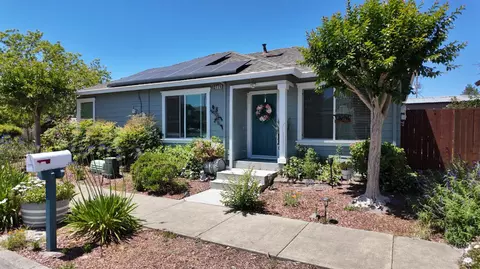 2771 Cumberland St, Santa Rosa, CA 95407