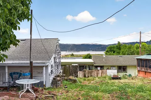 Exterior - 705 E 6th St, Benicia, CA 94510 photo 16 of 16