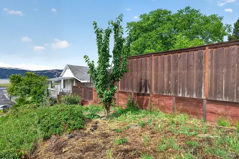 Exterior - 705 E 6th St, Benicia, CA 94510 photo 5 of 16