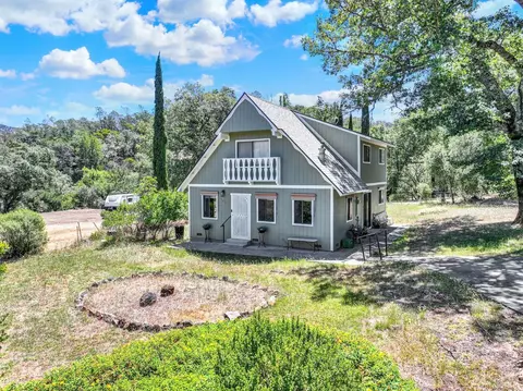 165 Country Club Ln, Napa, CA 94558