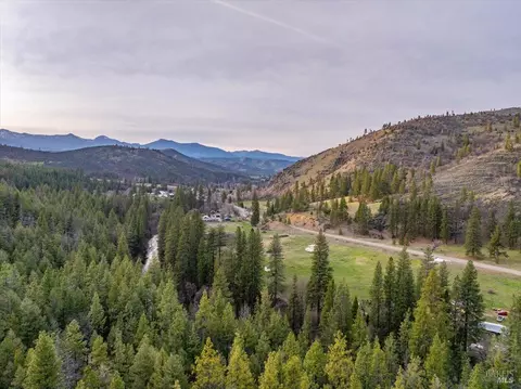 View/Area - 100 Blue Wolf Rnch, Callahan, CA 96014 photo 3 of 4