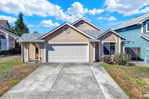 2405 Topgallant Ct, Fairfield, CA 94534