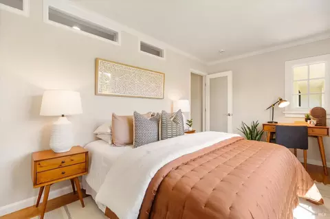 Bedroom - 5 Edgemar Way, Corte Madera, CA 94925 photo 3 of 10