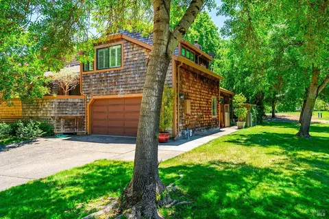9211 Lakewood Dr, Windsor, CA 95492