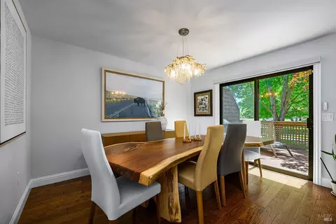 Dining - 9211 Lakewood Dr, Windsor, CA 95492 photo 1 of 2