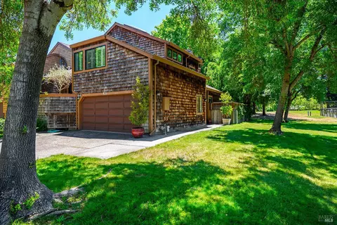 Exterior - 9211 Lakewood Dr, Windsor, CA 95492 photo 2 of 11