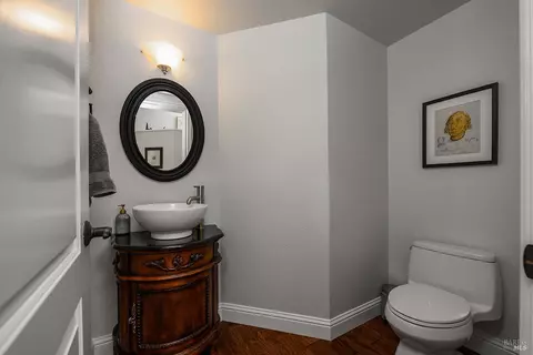 Bath - 9211 Lakewood Dr, Windsor, CA 95492 photo 1 of 5