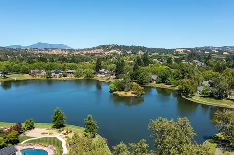 View/Area - 9211 Lakewood Dr, Windsor, CA 95492 photo 2 of 7
