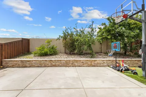 Exterior - 139 Davisco Dr, Oakley, CA 94561 photo 5 of 7