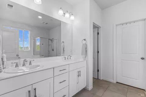 Bath - 139 Davisco Dr, Oakley, CA 94561 photo 8 of 8