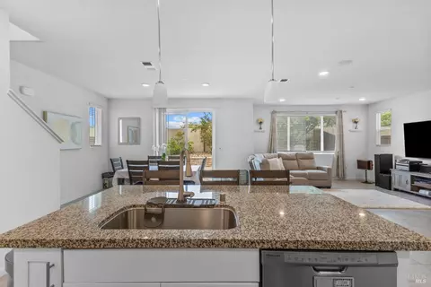 Kitchen - 139 Davisco Dr, Oakley, CA 94561 photo 5 of 7
