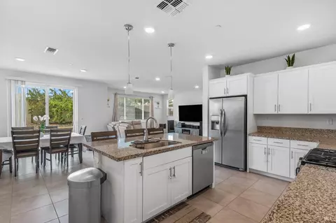 Kitchen - 139 Davisco Dr, Oakley, CA 94561 photo 2 of 7