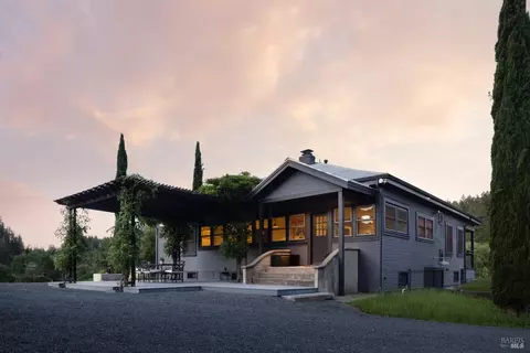 8781 Martinelli Rd, Forestville, CA 95436
