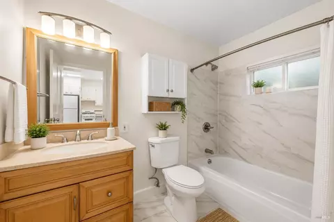 Bath - 107 Stadium Ave, Mill Valley, CA 94941 photo 3 of 3