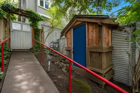 Exterior - 107 Stadium Ave, Mill Valley, CA 94941 photo 2 of 9
