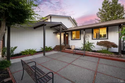 4480 Fairway Dr, Rohnert Park, CA 94928