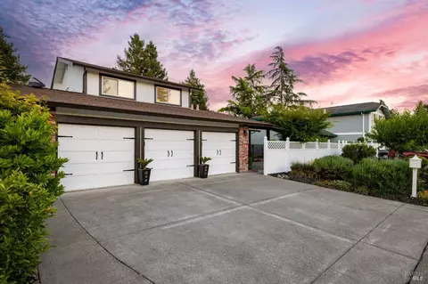 4480 Fairway Dr, Rohnert Park, CA 94928
