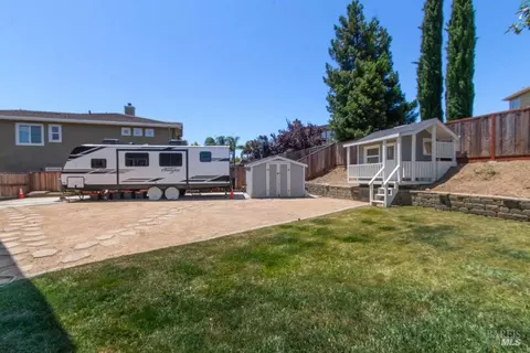 Exterior - 366 Silas Ct, Benicia, CA 94510 photo 13 of 16
