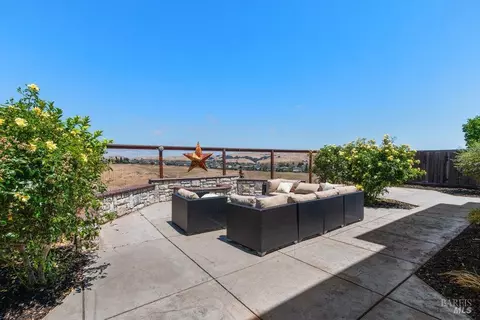Exterior - 366 Silas Ct, Benicia, CA 94510 photo 6 of 16
