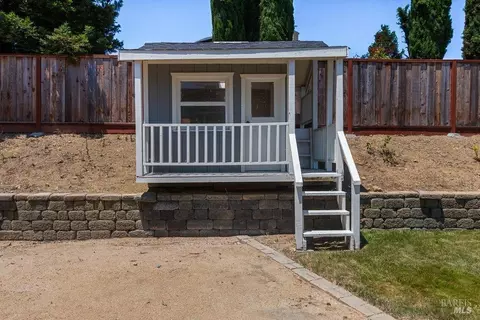 Exterior - 366 Silas Ct, Benicia, CA 94510 photo 12 of 16