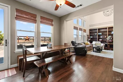 Dining - 366 Silas Ct, Benicia, CA 94510 photo 3 of 4