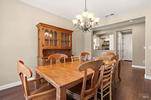 Dining - 366 Silas Ct, Benicia, CA 94510 photo 2 of 4